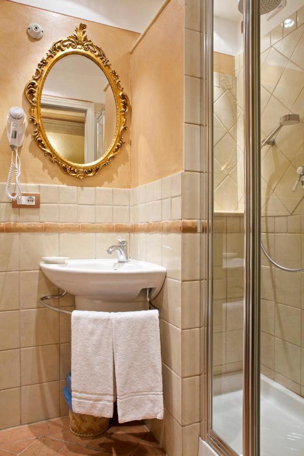 Bed and Breakfast Antica Residenza Cicogna Сиена Экстерьер фото