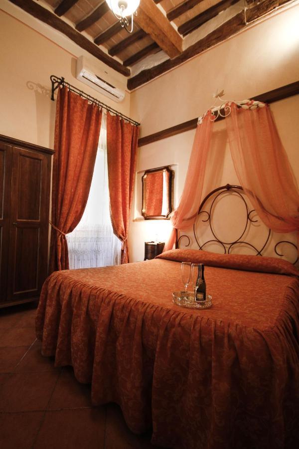 Bed and Breakfast Antica Residenza Cicogna Сиена Экстерьер фото