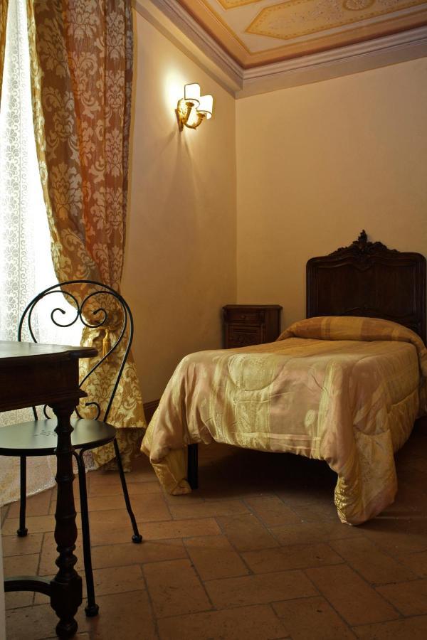 Bed and Breakfast Antica Residenza Cicogna Сиена Экстерьер фото