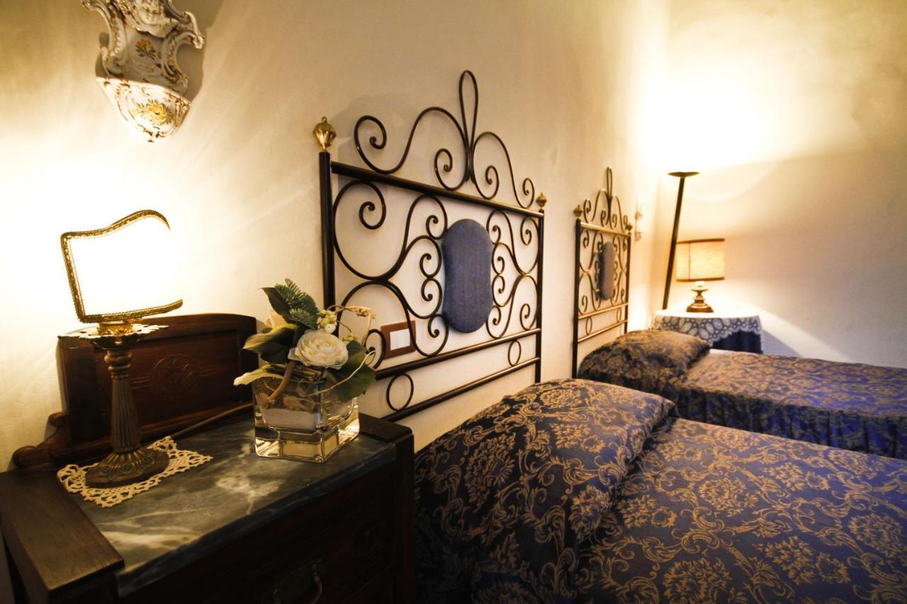 Bed and Breakfast Antica Residenza Cicogna Сиена Экстерьер фото